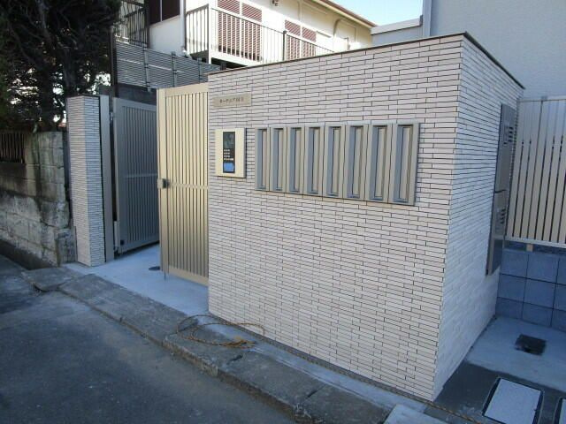 ガーデニア国立のエントランス