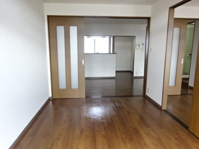 【内装】 | ルシード黒下 | 洋室2からリビング（イメージ）