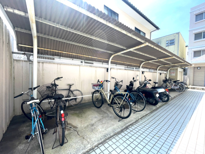 アルファ東古松IIのその他共用部分|・駐輪場