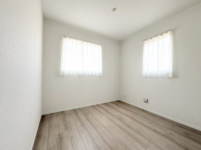 【子供部屋】 | 新座市栗原1丁目　新築一戸建住宅　全4棟　(保谷店) | 2階4.5帖/お好みのインテリアで安らぐ癒し空間が生まれます。