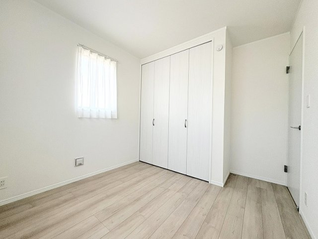 【子供部屋】 | 新座市栗原1丁目　新築一戸建住宅　全4棟　(保谷店) | 2階4.5帖/全居室に収納スペースが備わりお部屋を広々お使いいただけます。