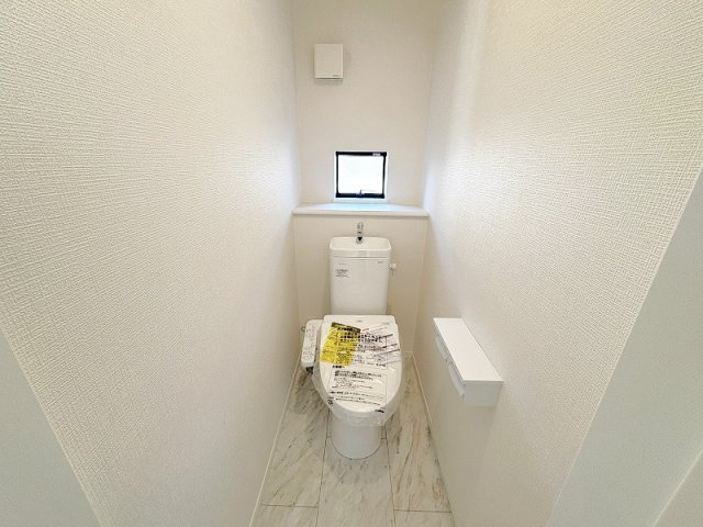 【トイレ】 | 新座市栗原1丁目　新築一戸建住宅　全4棟　(保谷店) | 2階/各階に設置されているので来客時も気兼ねなくお使いいただけます。