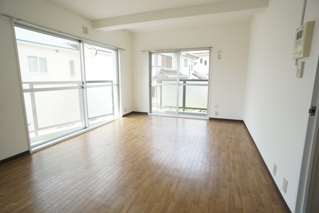 ヴォーン武庫山の居間・リビング