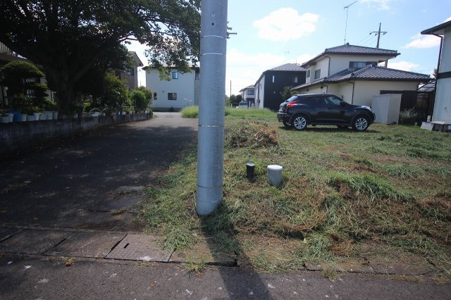 野木町丸林の外観|北東側との境界部分（2025年7月撮影）