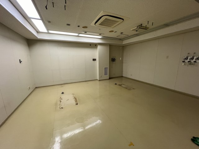 津山市沼　病院跡の内装