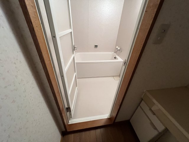 津山市沼　病院跡の浴室
