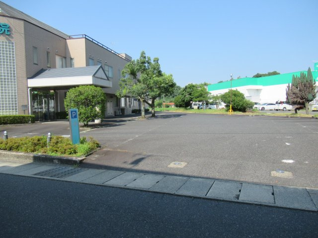津山市沼　病院跡の駐車場