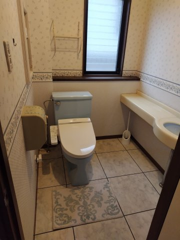 ６５６５９　岐阜市三田洞東店舗付住居のトイレ