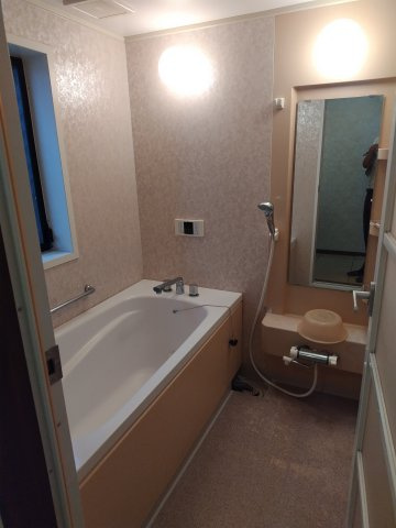 ６５６５９　岐阜市三田洞東店舗付住居の浴室