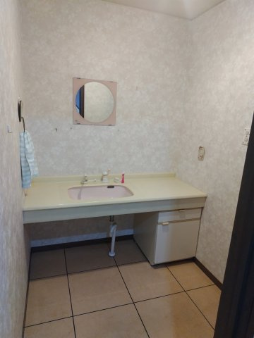 ６５６５９　岐阜市三田洞東店舗付住居の独立洗面台