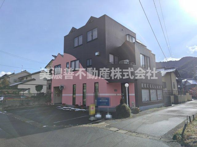 ６５６５９　岐阜市三田洞東店舗付住居の外観