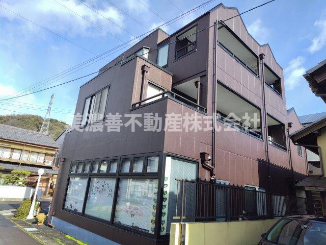 ６５６５９　岐阜市三田洞東店舗付住居の外観