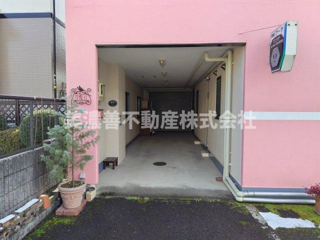 ６５６５９　岐阜市三田洞東店舗付住居の外観