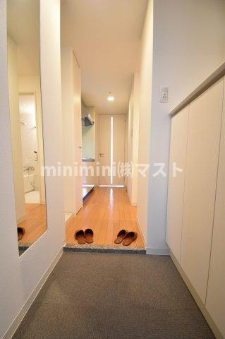 アーバンエース東心斎橋パルの玄関