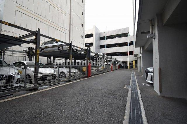 アーバンエース東心斎橋パルの駐車場