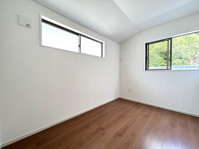 ◆リビング１７帖の広々４ＬＤＫ◆全居室２面採光◆並列駐車２台可能◆寺田宮ノ谷１期の洋室|洋室