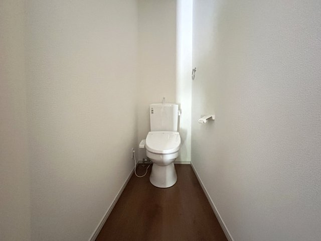 ◆リビング１７帖の広々４ＬＤＫ◆全居室２面採光◆並列駐車２台可能◆寺田宮ノ谷１期のトイレ|トイレ