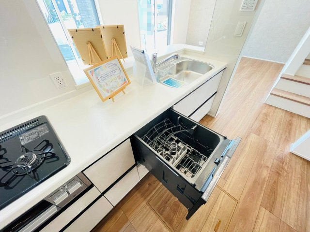 岡崎市羽根町陣場　新築分譲住宅　全2棟　1号棟のキッチン|食器洗い乾燥機もついていて家事の時短になります♪