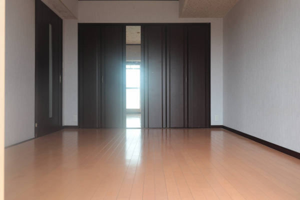 【洋室】 | 【洋室】約6.0帖の洋室！収納豊富！