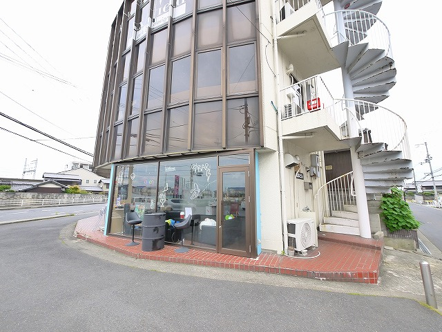 松本ビルの外観|きれいな外観です