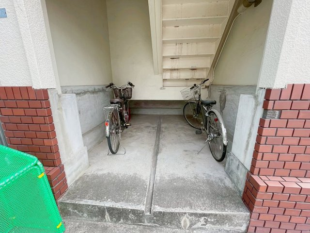 ドミール中山のロビー