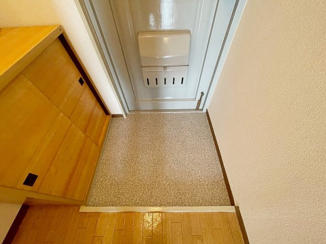 ドミール中山の玄関