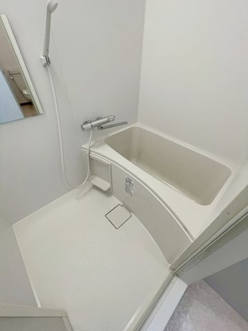 ドミール中山の浴室