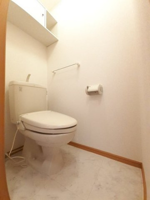 【トイレ】 | ティーズ・ウィンヒルⅣ | シンプルで使いやすいトイレです