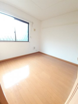 【内装】 | ティーズ・ウィンヒルⅣ | 明るい室内です