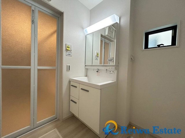 新築戸建　藤沢市羽鳥2丁目の独立洗面台