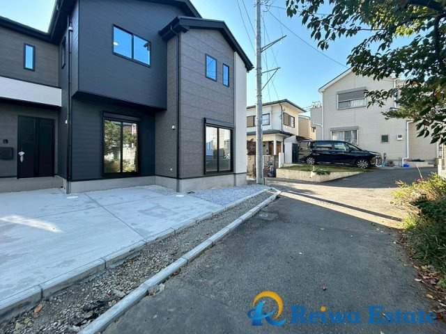 新築戸建　藤沢市羽鳥2丁目の前面道路含む現地写真