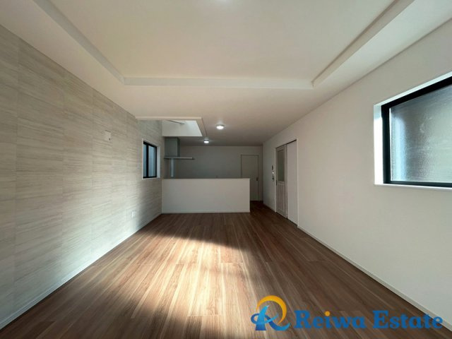 新築戸建　藤沢市羽鳥2丁目の前面道路含む現地写真