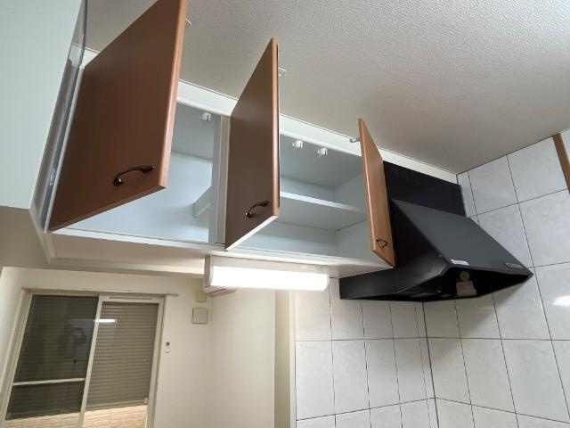 【キッチン】 | グリーンハイツ | 吊戸棚とレンジフード