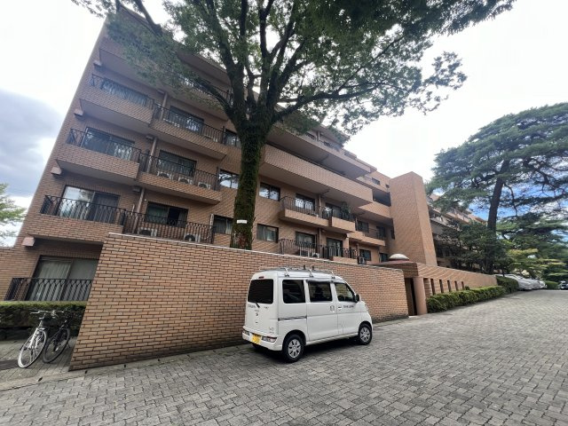 東急ドエルアルス弦巻1号棟の外観