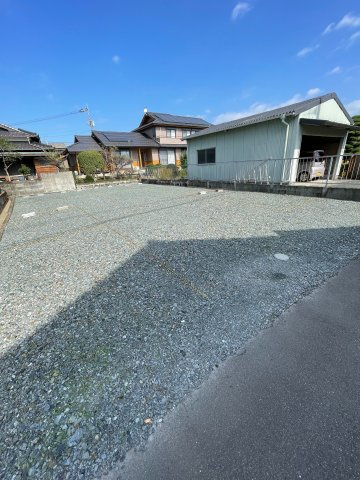 本村貸地の駐車場