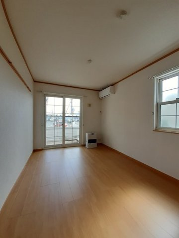 プリムローズＤの居間・リビング