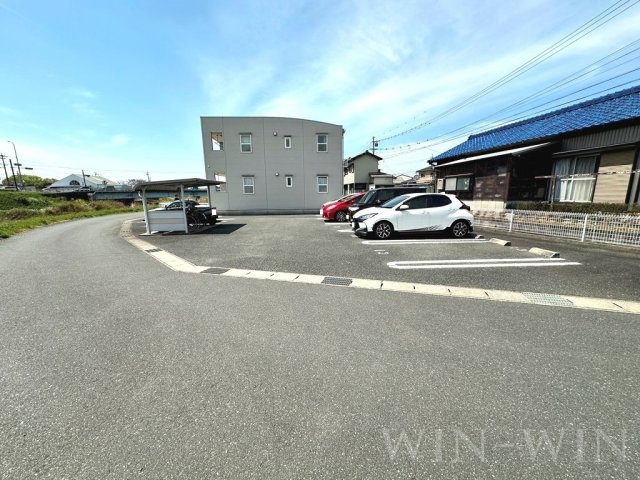 リバーリオ菅池の駐車場