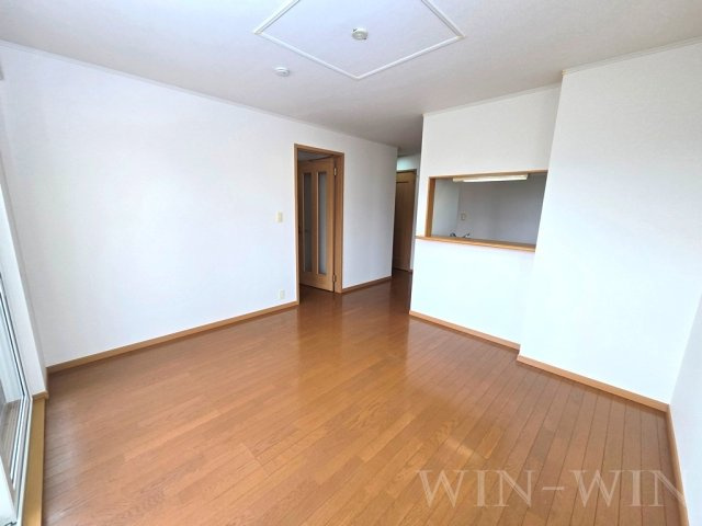 リバーリオ菅池の居間・リビング