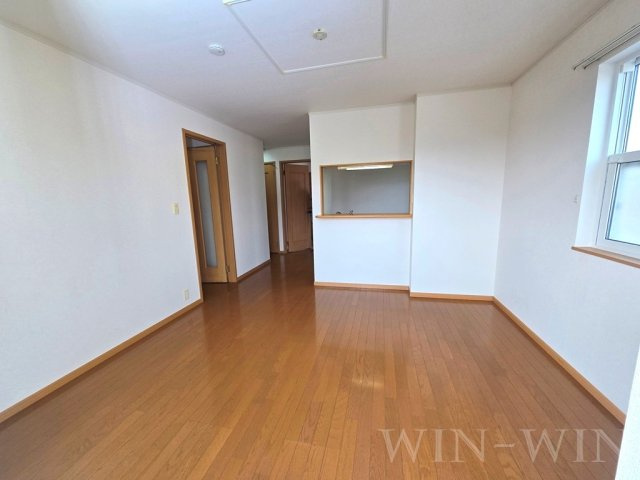 リバーリオ菅池の居間・リビング