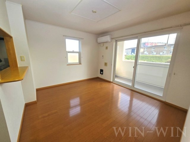 リバーリオ菅池の居間・リビング