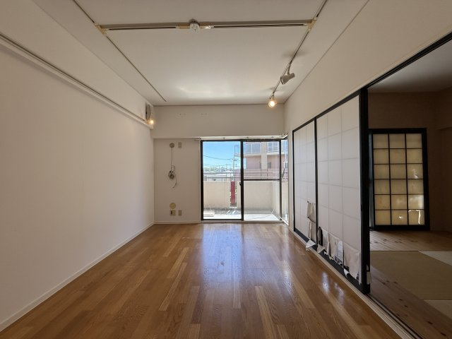 朝日プラザ豊中旭丘弐番館の居間・リビング