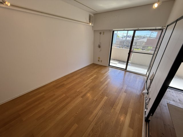 朝日プラザ豊中旭丘弐番館の居間・リビング