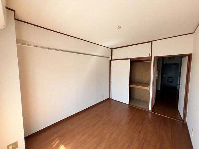 マイノーラ町北の洋室