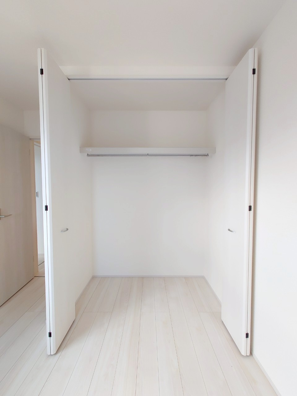 限定２区画■ＪＲ大津京駅まで徒歩６分＆２沿線利用可能■３ＬＤＫ■リーブルガーデン大津市錦織２丁目の収納|クローゼット