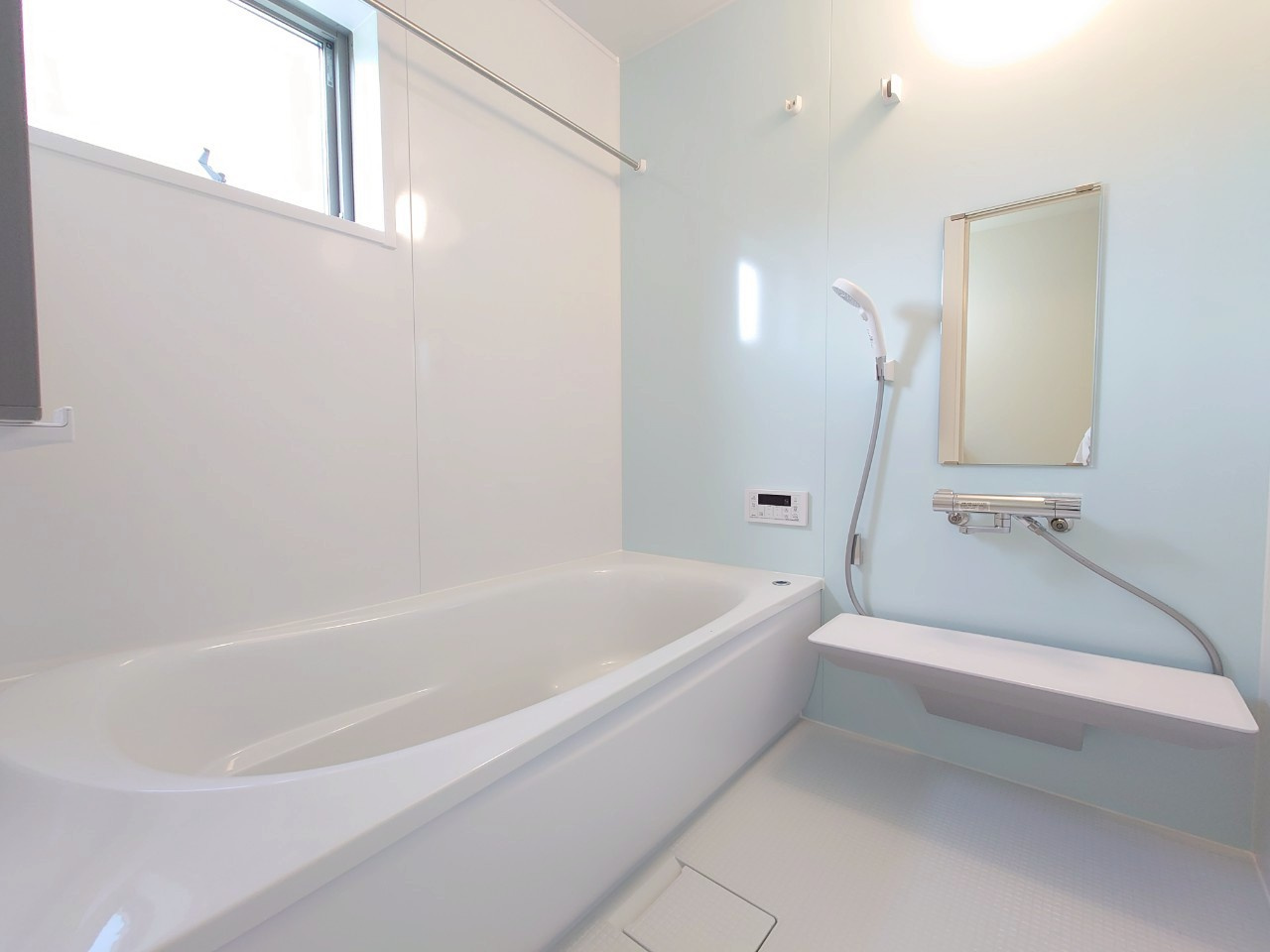 限定２区画■ＪＲ大津京駅まで徒歩６分＆２沿線利用可能■３ＬＤＫ■リーブルガーデン大津市錦織２丁目の浴室|浴室