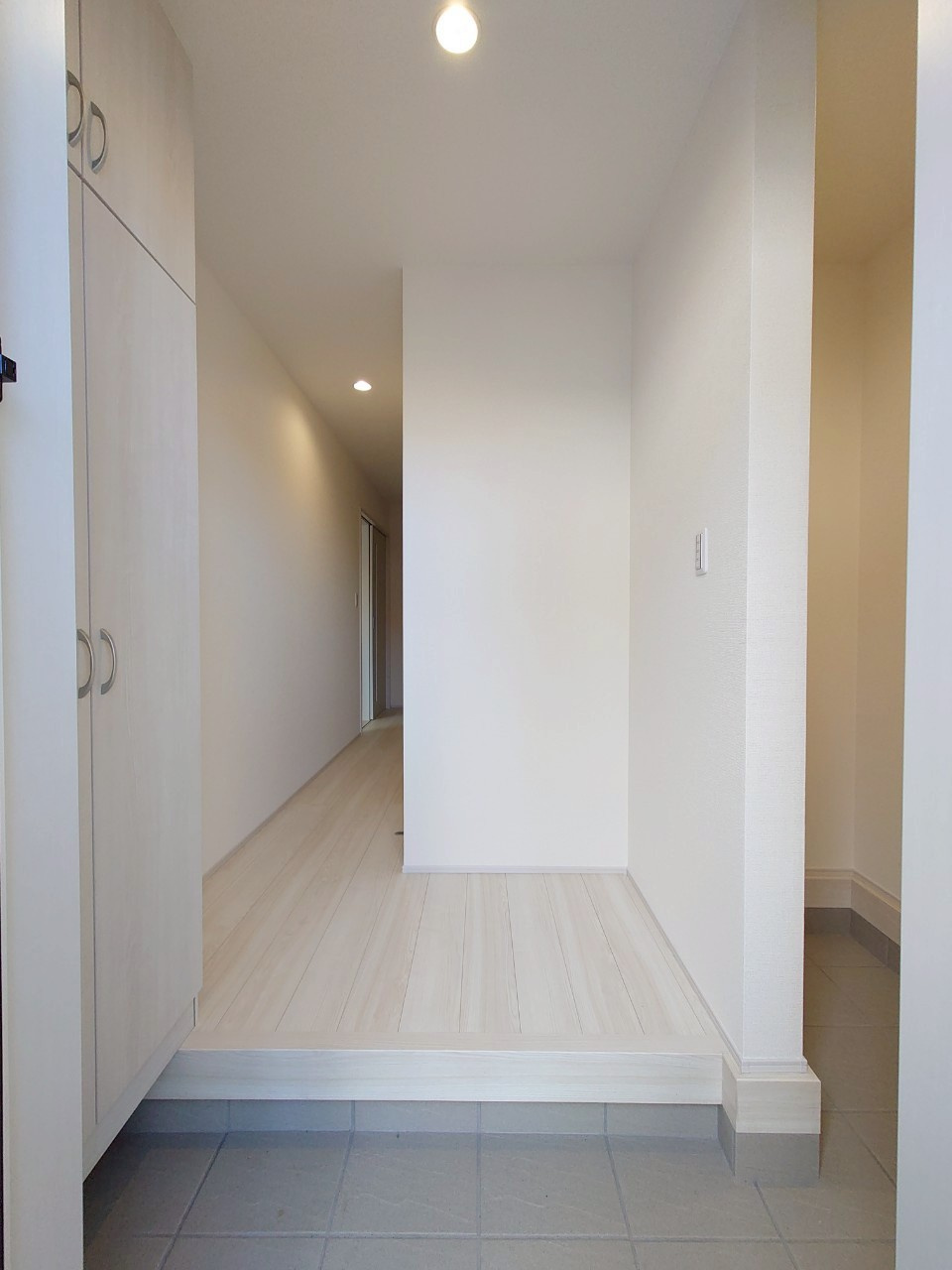 限定２区画■ＪＲ大津京駅まで徒歩６分＆２沿線利用可能■３ＬＤＫ■リーブルガーデン大津市錦織２丁目の玄関|玄関