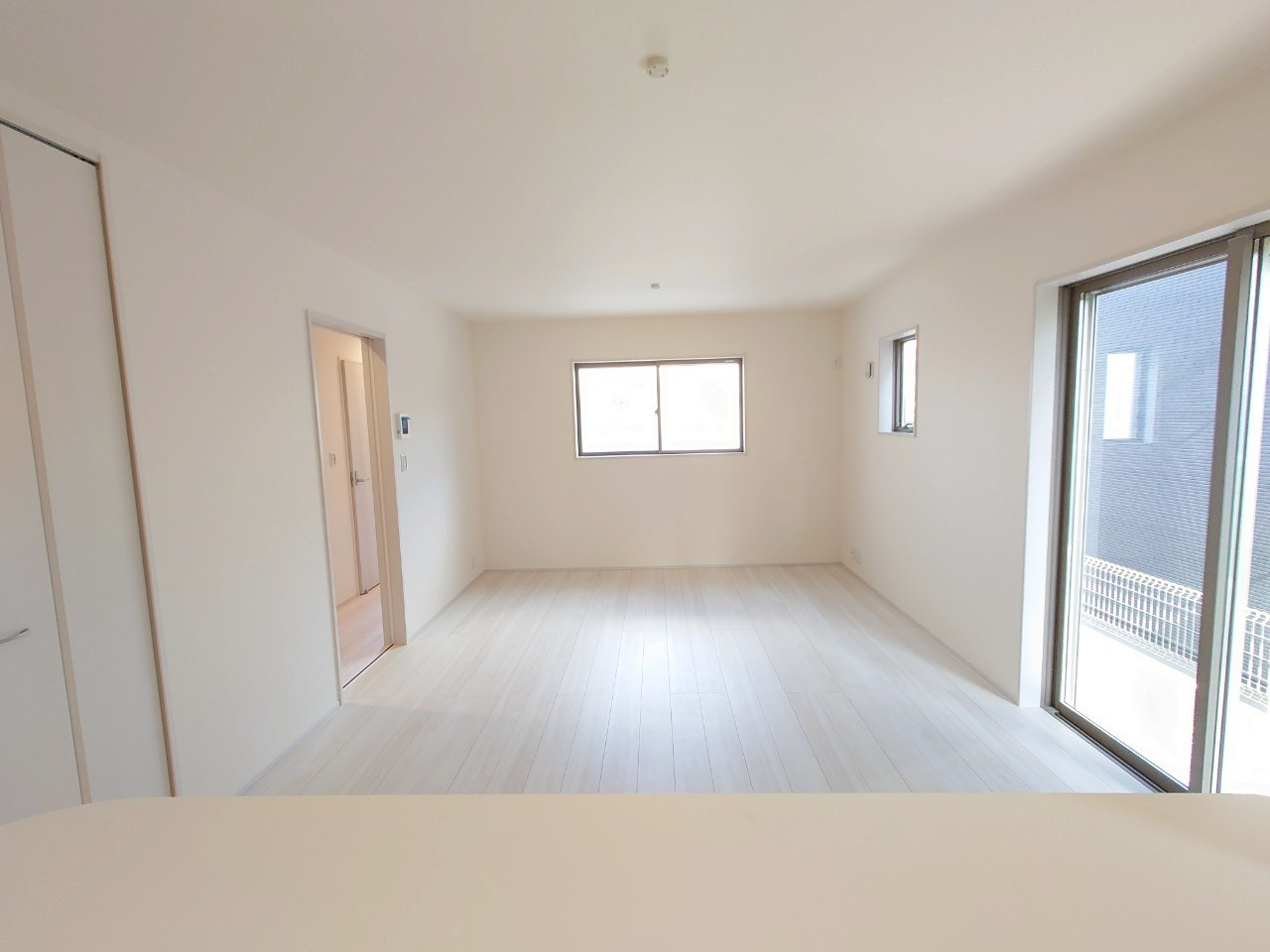 限定２区画■ＪＲ大津京駅まで徒歩６分＆２沿線利用可能■３ＬＤＫ■リーブルガーデン大津市錦織２丁目の居間・リビング|リビング