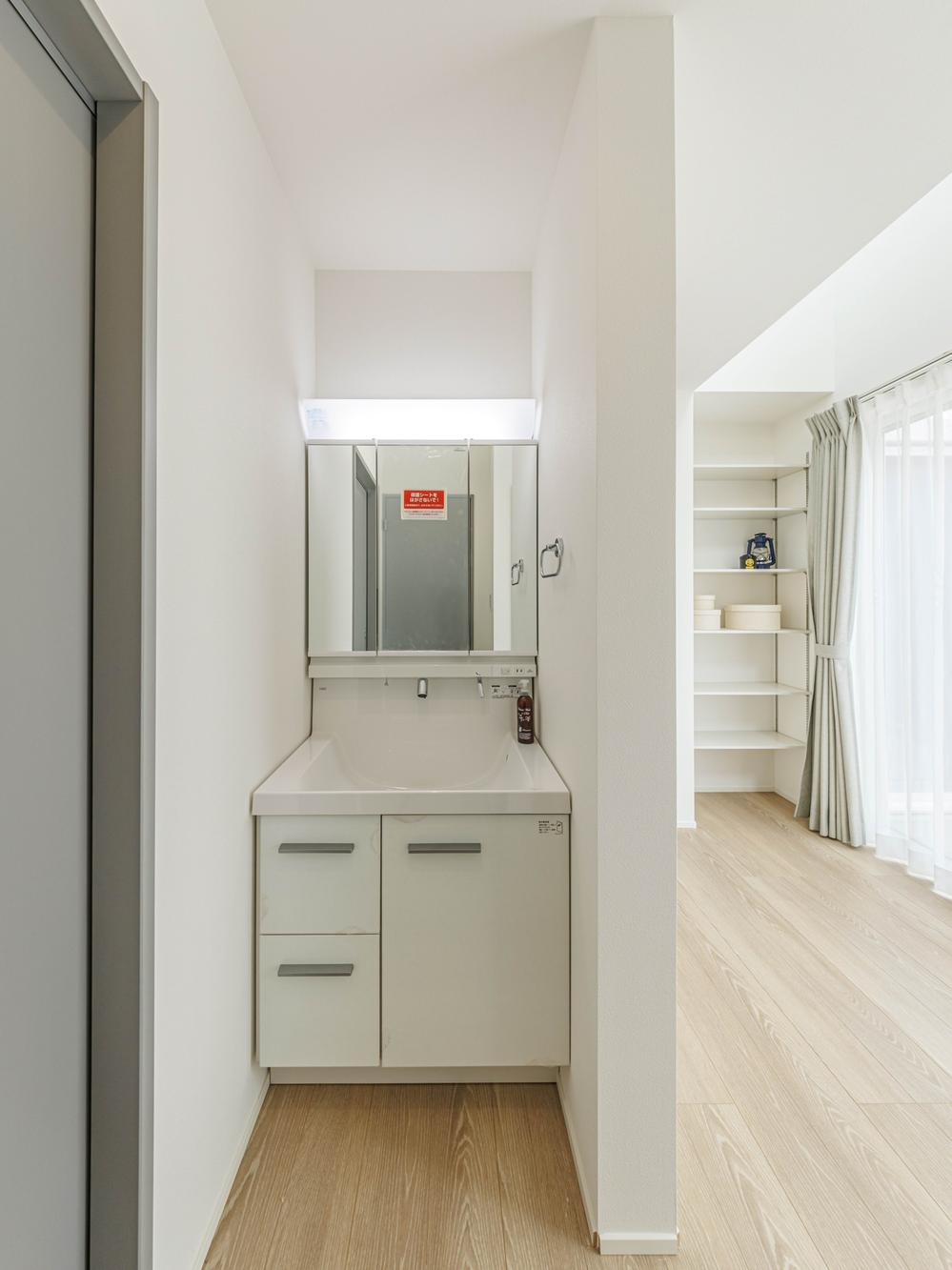 小山市駅南町2丁目　新築戸建6の独立洗面台