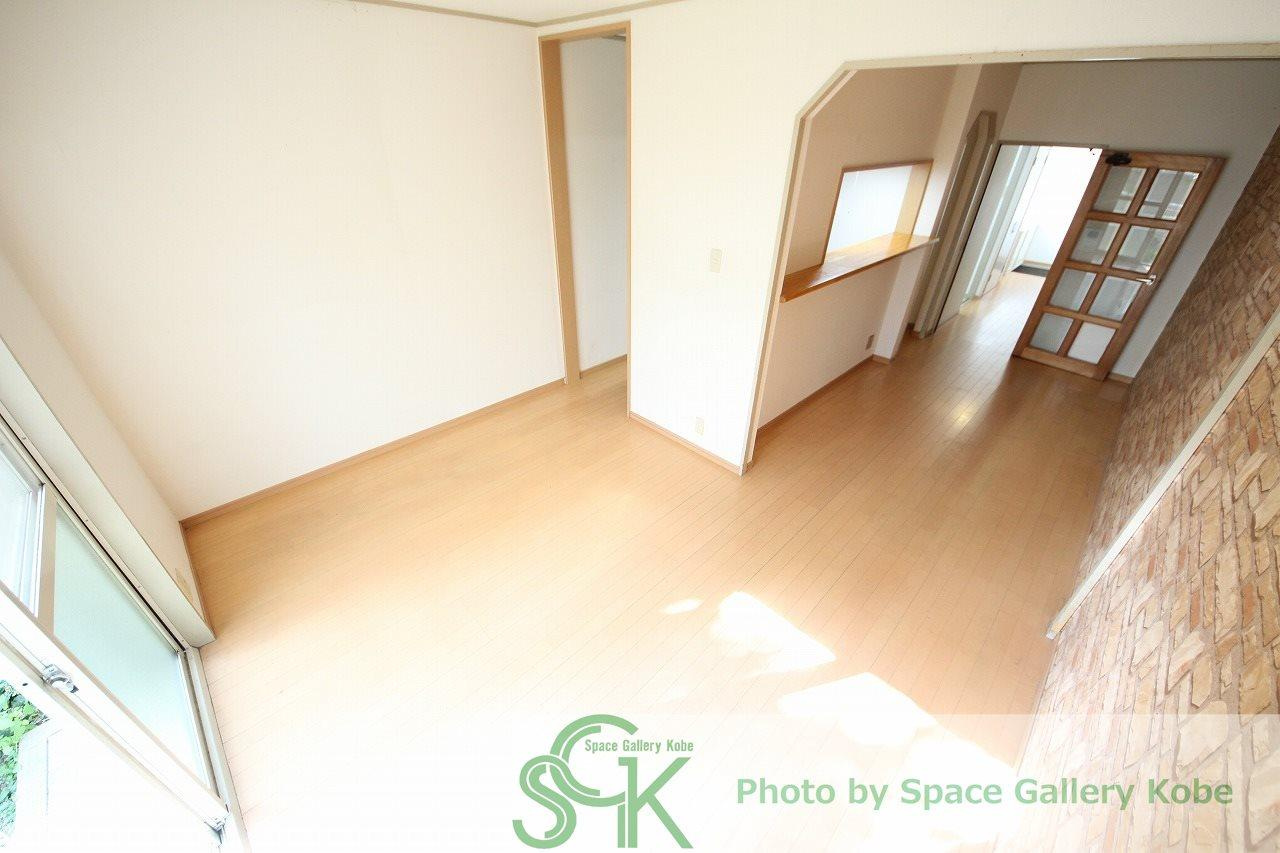 タウンハウス伊川谷の居間・リビング|※同物件の別のお部屋の写真です※