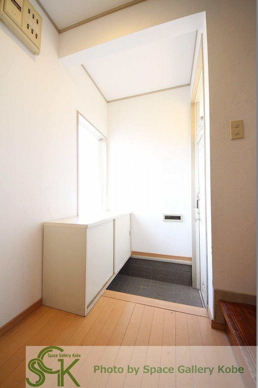 タウンハウス伊川谷の玄関|※同物件の別のお部屋の写真です※